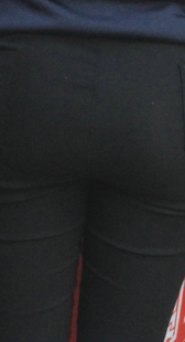 黑紧打底裤口味重