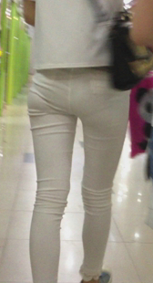 服装店白紧少女