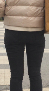 等公交黑紧小少妇