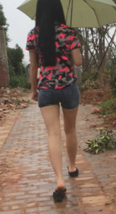 小妹深沟美腿会扭真受不了