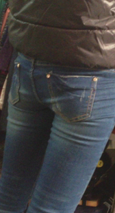 少妇的内痕很明显