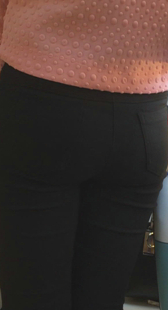 宽臀售货员小妹