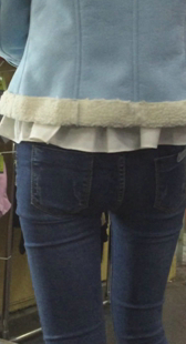 大屁股蓝牛买袜子