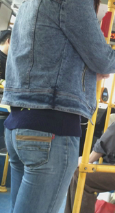 公交上超紧蓝牛小妹