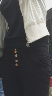 翘臀打底裤少妇