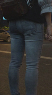 大屁股蓝牛等公交