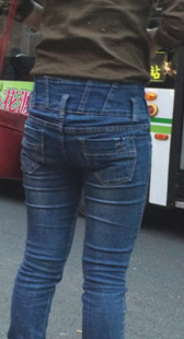 高腰牛仔少妇等公交