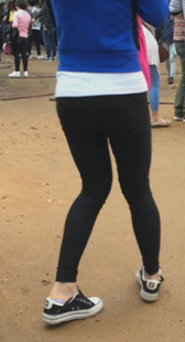 打底黑裤小圆臀