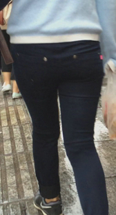 紧身黑牛很会扭