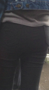 大屁股打底裤等公交
