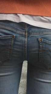 公交站勒沟小蓝牛