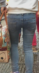 包臀牛仔小妹很辛苦