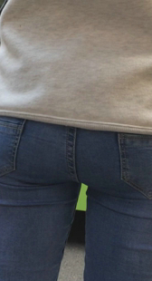 公交站蓝牛小妹