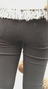 宽臀打底裤美少妇等公交