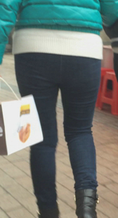 紧身牛仔小少妇视频