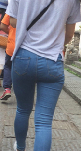 紧身翘臀性感蓝牛