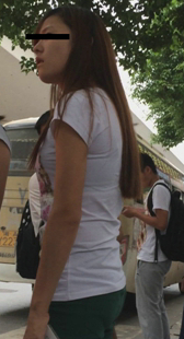 绿紧打底裤小少妇