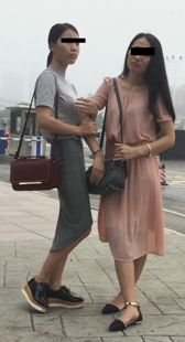 街拍两短裙美少妇