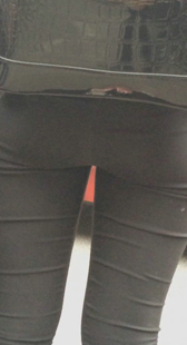 公交站美紧圆臀