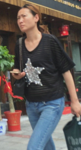 成熟少妇牛仔紧臀第一季