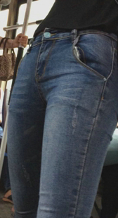 公交上性感蓝牛美三角