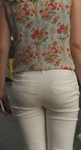 翘臀白裤美内痕