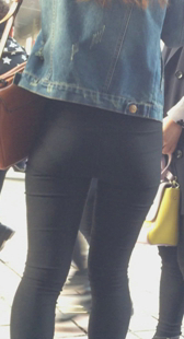 跟拍紧臀打底裤