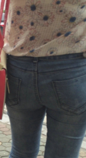 公交站大PP牛仔