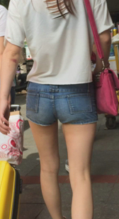 街拍热裤三姐妹第一季