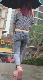 紧身灰牛小翘臀