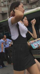 大屁股宽臀热裤少女