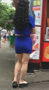 紧身包臀蓝裙小少妇