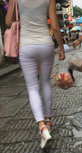 街拍白裤子紧臀小少妇第一季