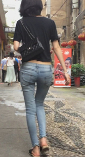 超紧牛仔瘦小妹