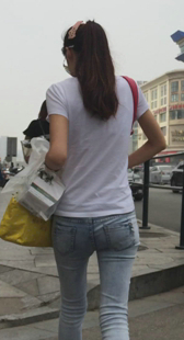 紧身牛仔小宽臀第一季