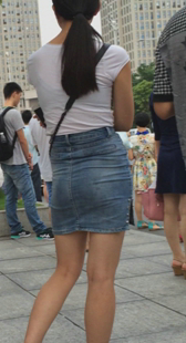 公交站紧牛短裙