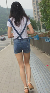 性感背带热裤长腿妹