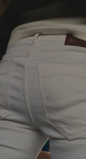 公交车上宽大白裤紧PP第二季