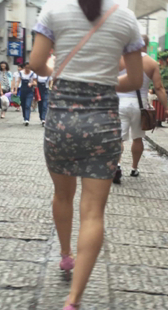 包臀花裙成熟少妇