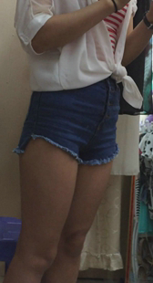 服装店紧臀小妹