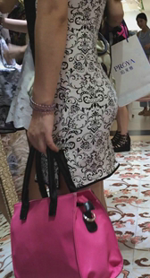 超翘臀短裙见视频才知道