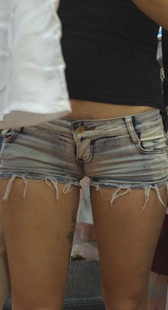 超极品美少妇翘臀深沟长腿身材好第四季