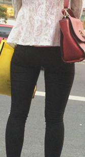 紧身热裤小妹开发多