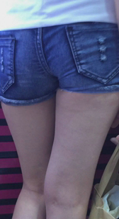 性感长腿超紧圆臀小妹