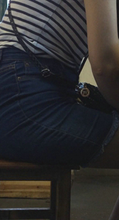 街拍牛仔短裙两少妇第三季