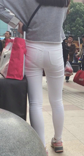 极品白裤圆臀超紧内痕美少妇第二季