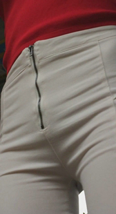 公交车极品白裤OL美三角第二季