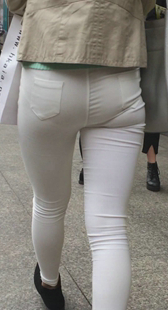 超紧白裤苹果臀美内痕第一季