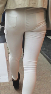 超紧白裤苹果臀美内痕第三季