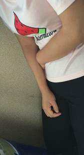 公交车上黑裤小妹